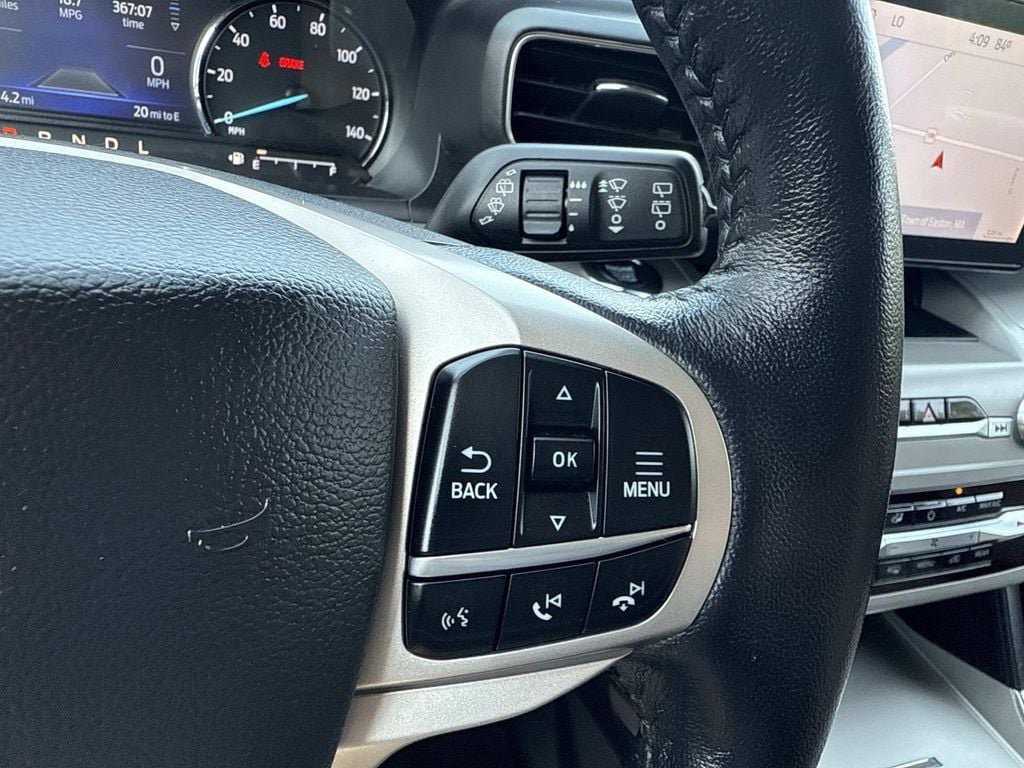 Used 2022 Ford Explorer XLT w/ Equipment Group 202A AWD/4WD image 32