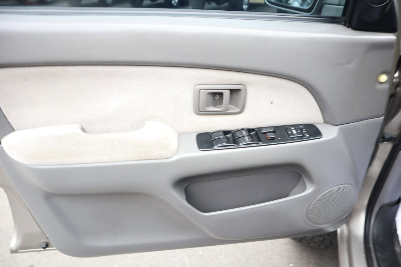 Used 2001 Toyota 4Runner SR5 image 14