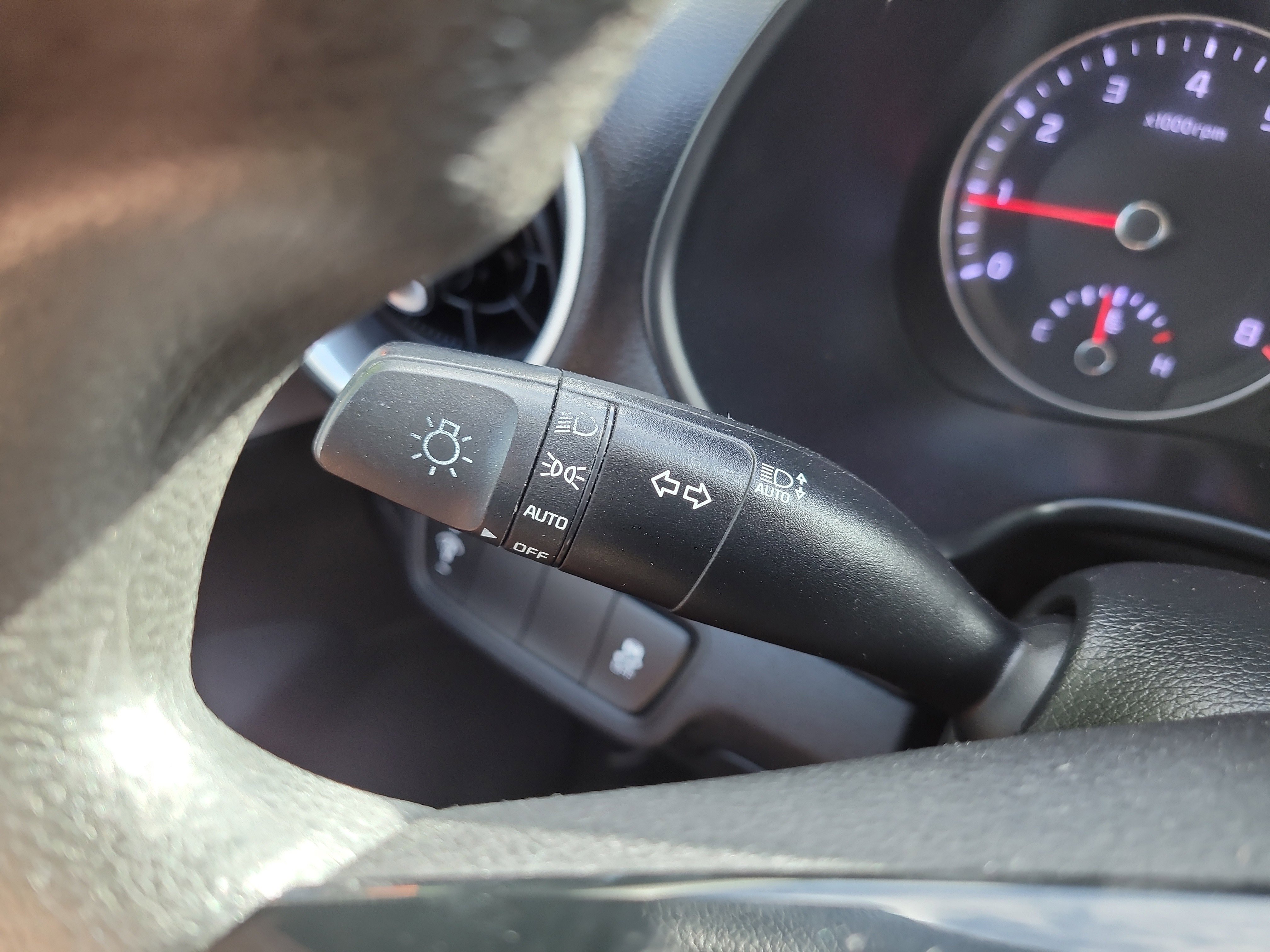 Used 2024 Kia Forte LXS image 29