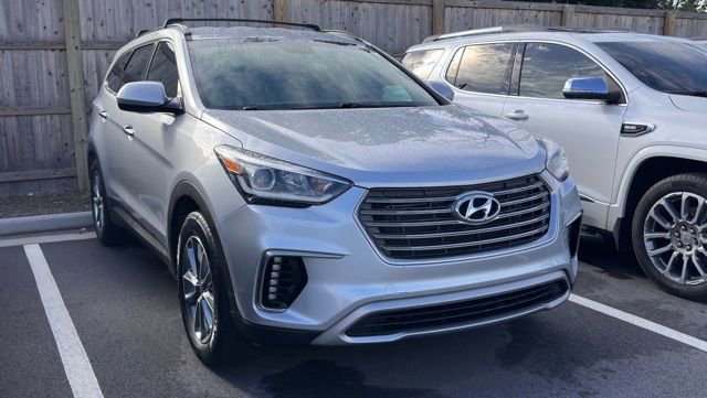 Used 2017 Hyundai Santa Fe SE FWD image 1
