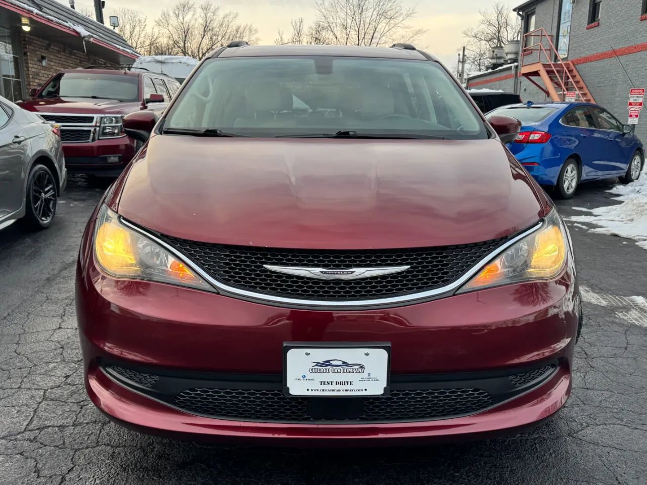 Used 2021 Chrysler Voyager Lxi image 2