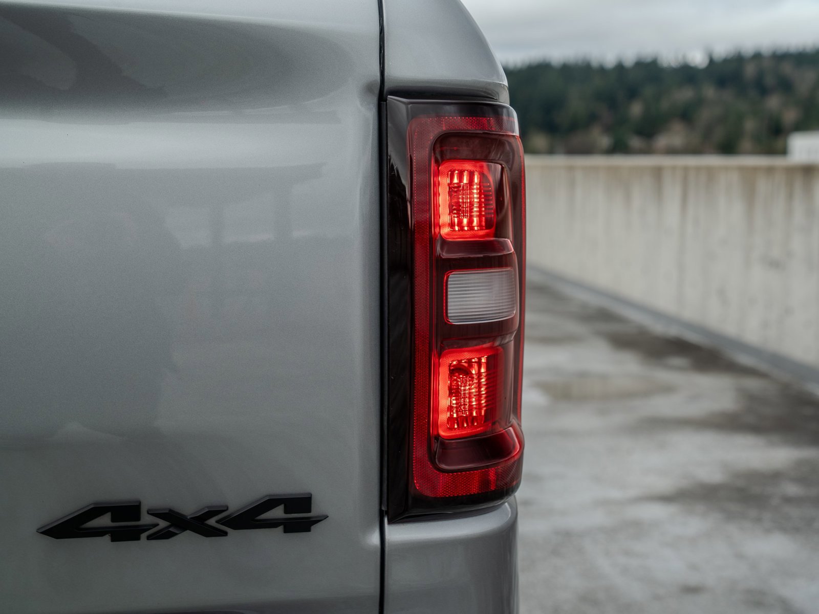 Used 2025 RAM 1500 Laramie w/ Night Edition image 10