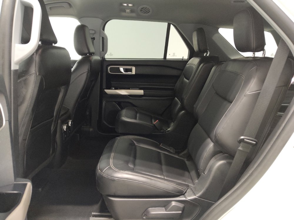 Used 2022 Ford Explorer XLT w/ Equipment Group 202A image 18