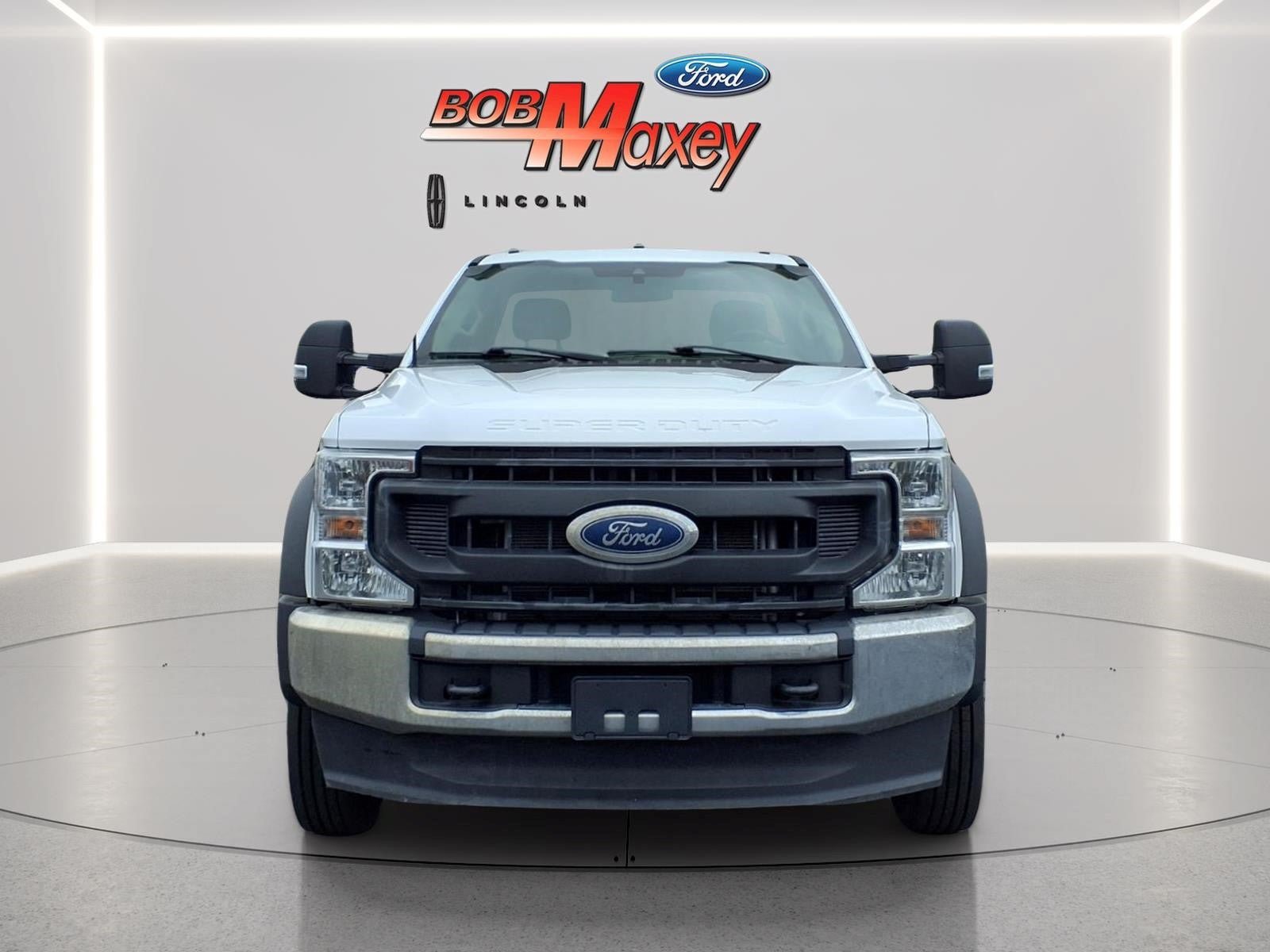 Used 2022 Ford F550 Luxury RWD image 2