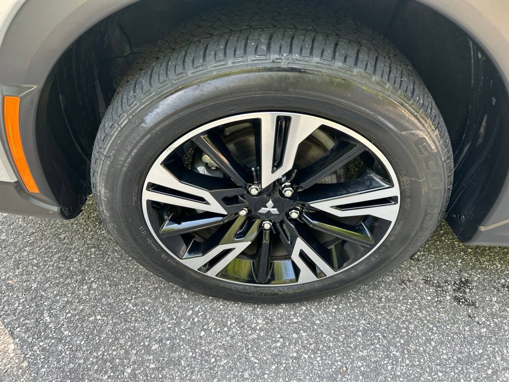 Used 2024 Mitsubishi Eclipse Cross AWD image 11