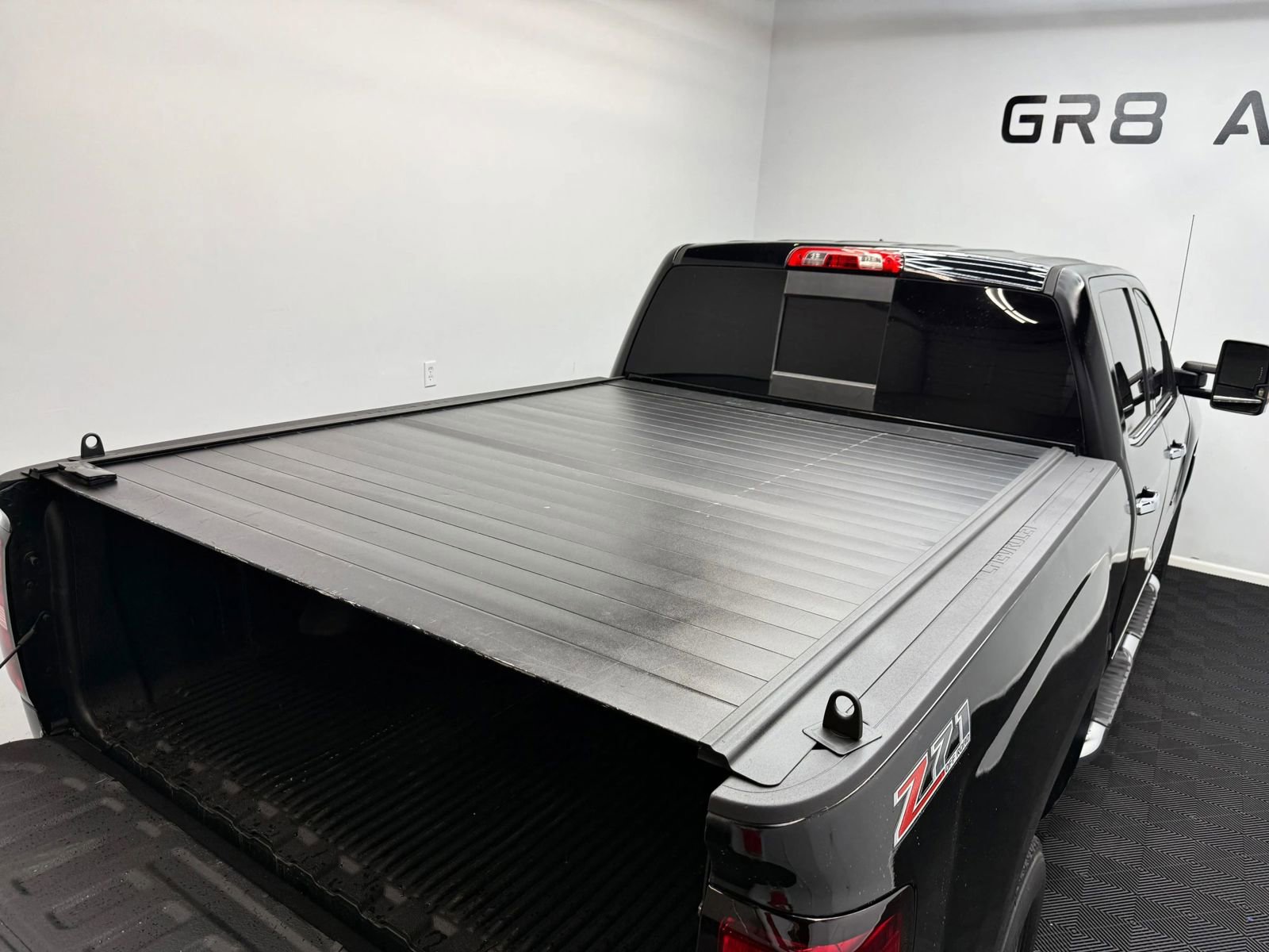 Used 2015 Chevrolet Silverado 2500 LTZ w/ LTZ Plus Package image 9