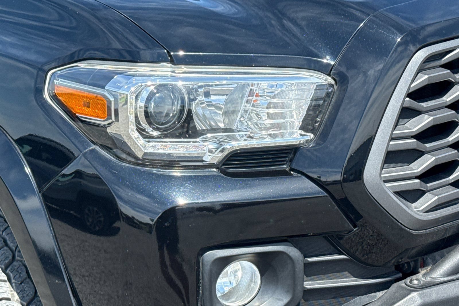 Used 2020 Toyota Tacoma SR5 AWD/4WD image 45