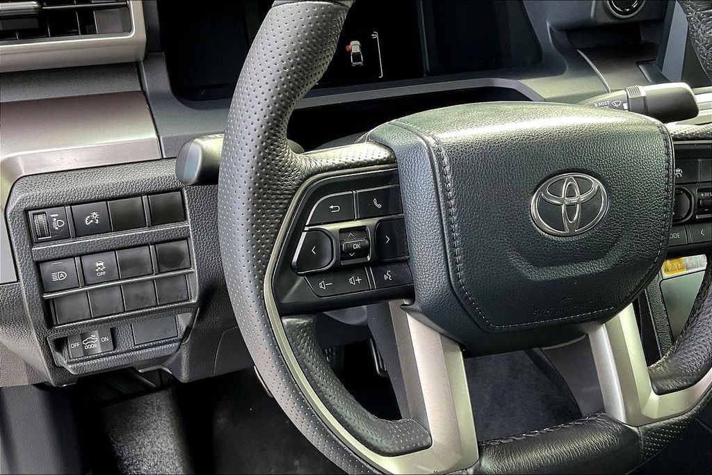 Used 2024 Toyota Tacoma SR5 w/ SR5 Upgrade Package AWD/4WD image 15