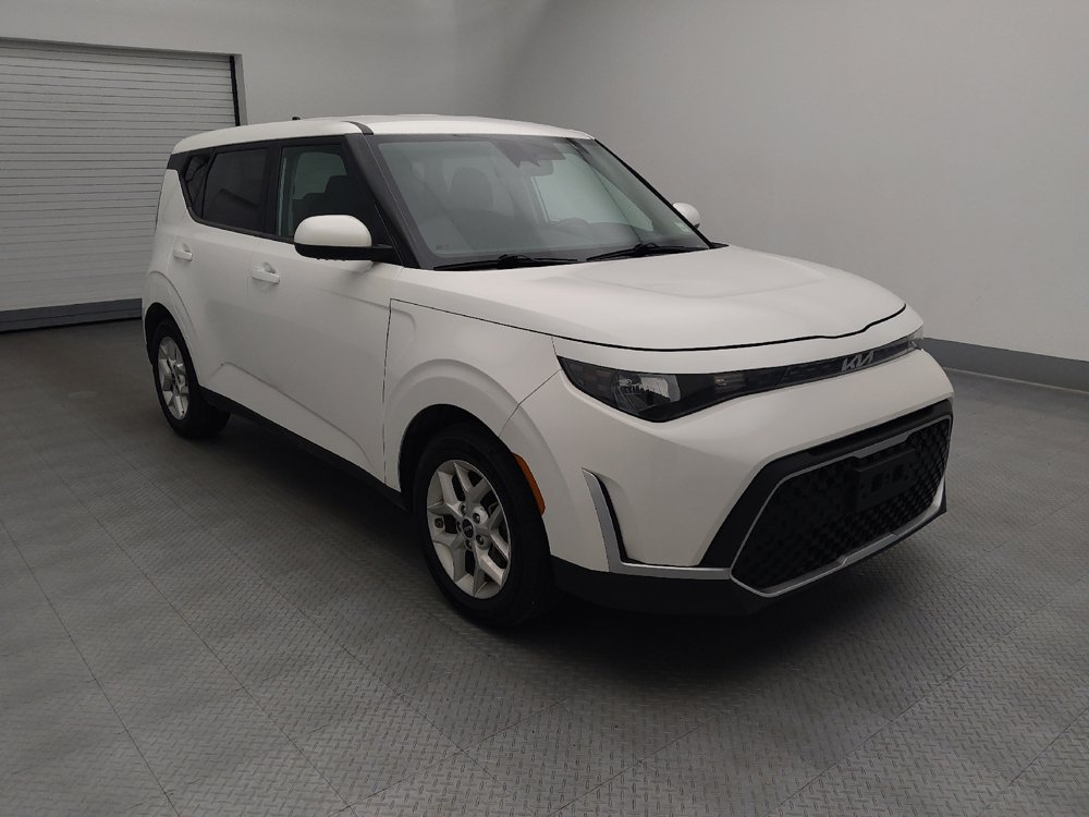 Used 2023 Kia Soul LX w/ Option Group 015 FWD image 13