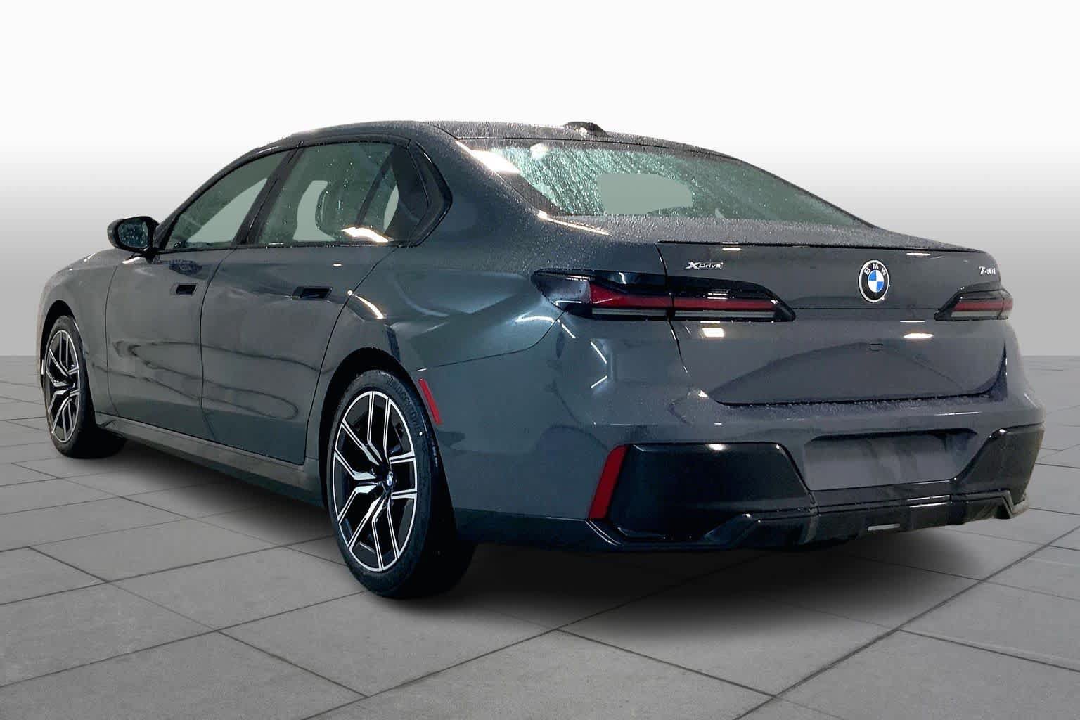 Used 2026 BMW 740i xDrive AWD/4WD image 12
