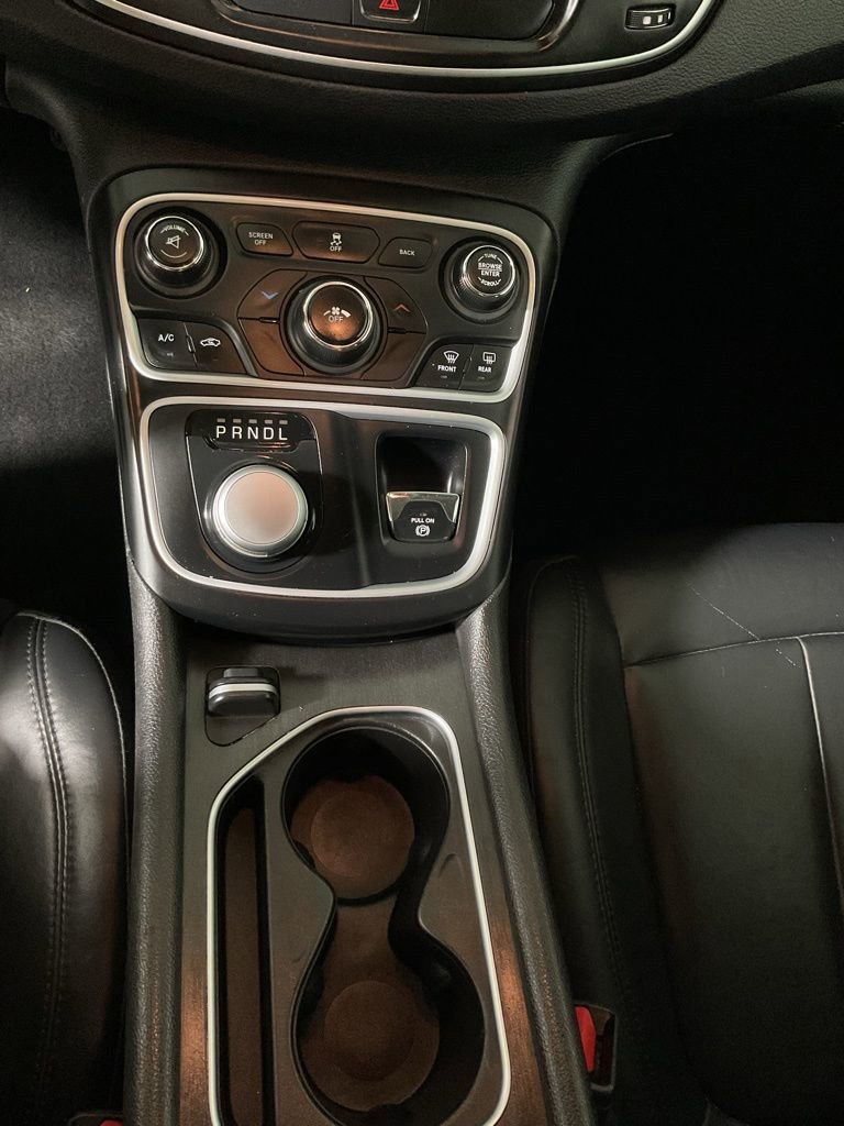 Used 2017 Chrysler 200 Limited Platinum FWD image 30
