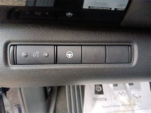 Used 2024 Nissan Pathfinder SV image 17