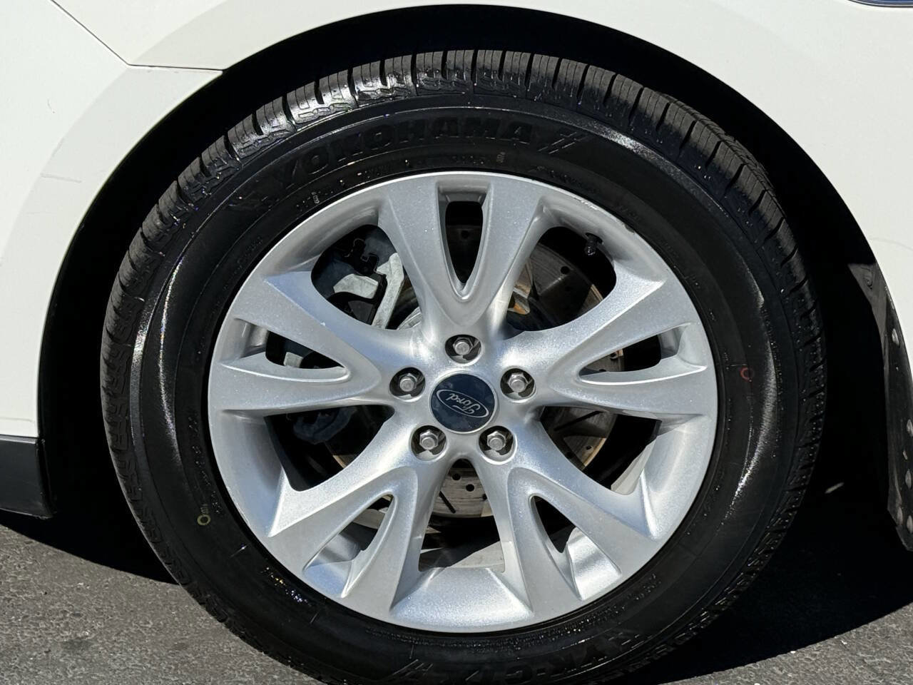 Used 2010 Ford Taurus SEL image 12