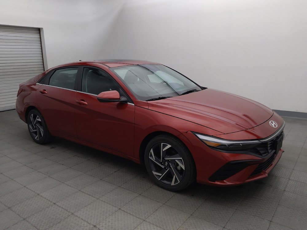 Used 2025 Hyundai Elantra Limited FWD image 11