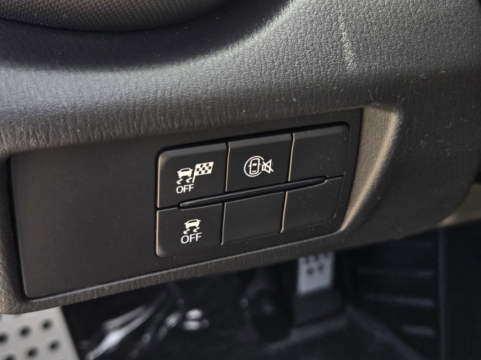 New 2026 MAZDA MX-5 Miata Club w/ Interior Package RWD image 16