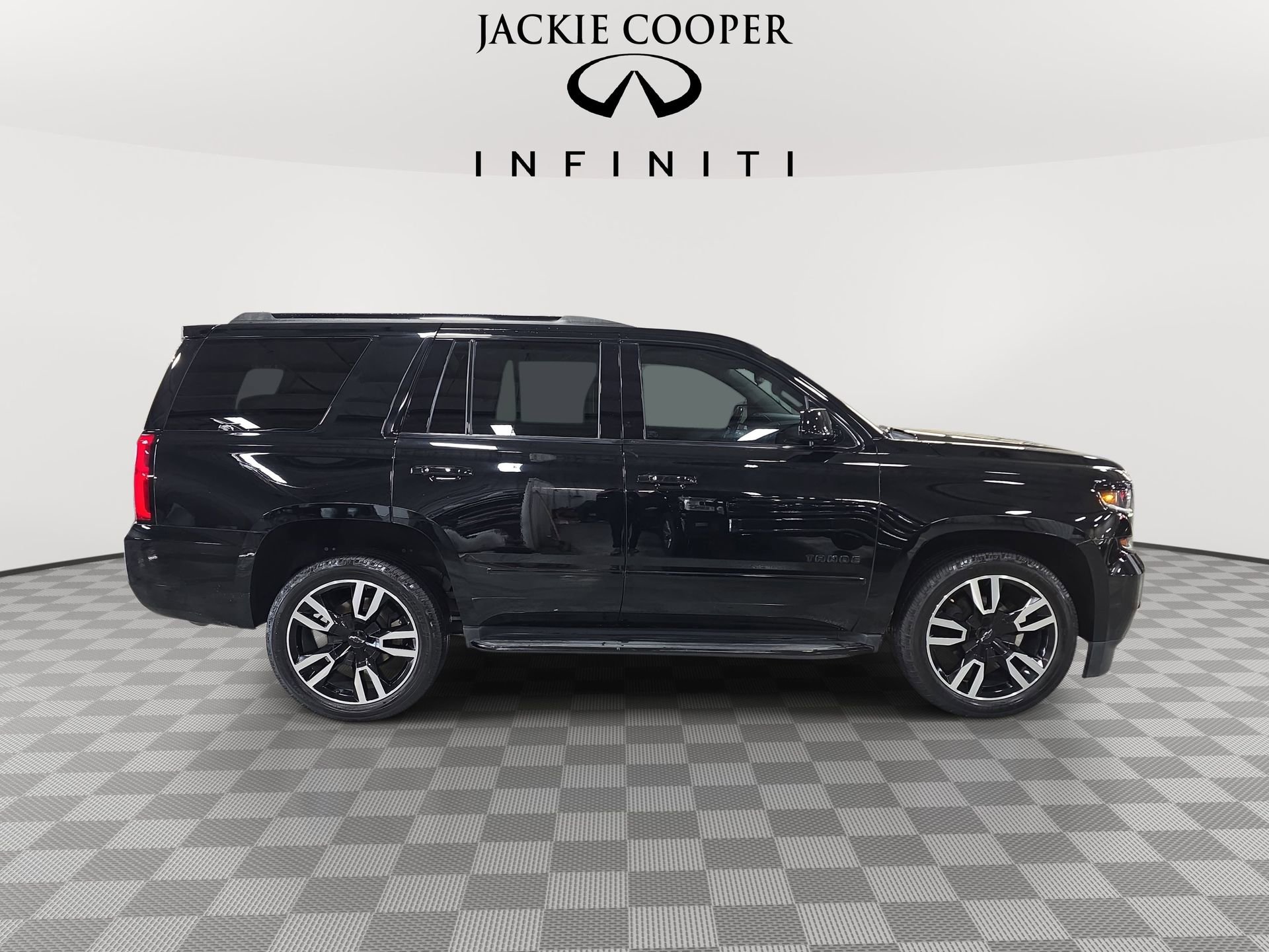 Used 2020 Chevrolet Tahoe Premier w/ 6.2L Performance Package AWD/4WD image 4