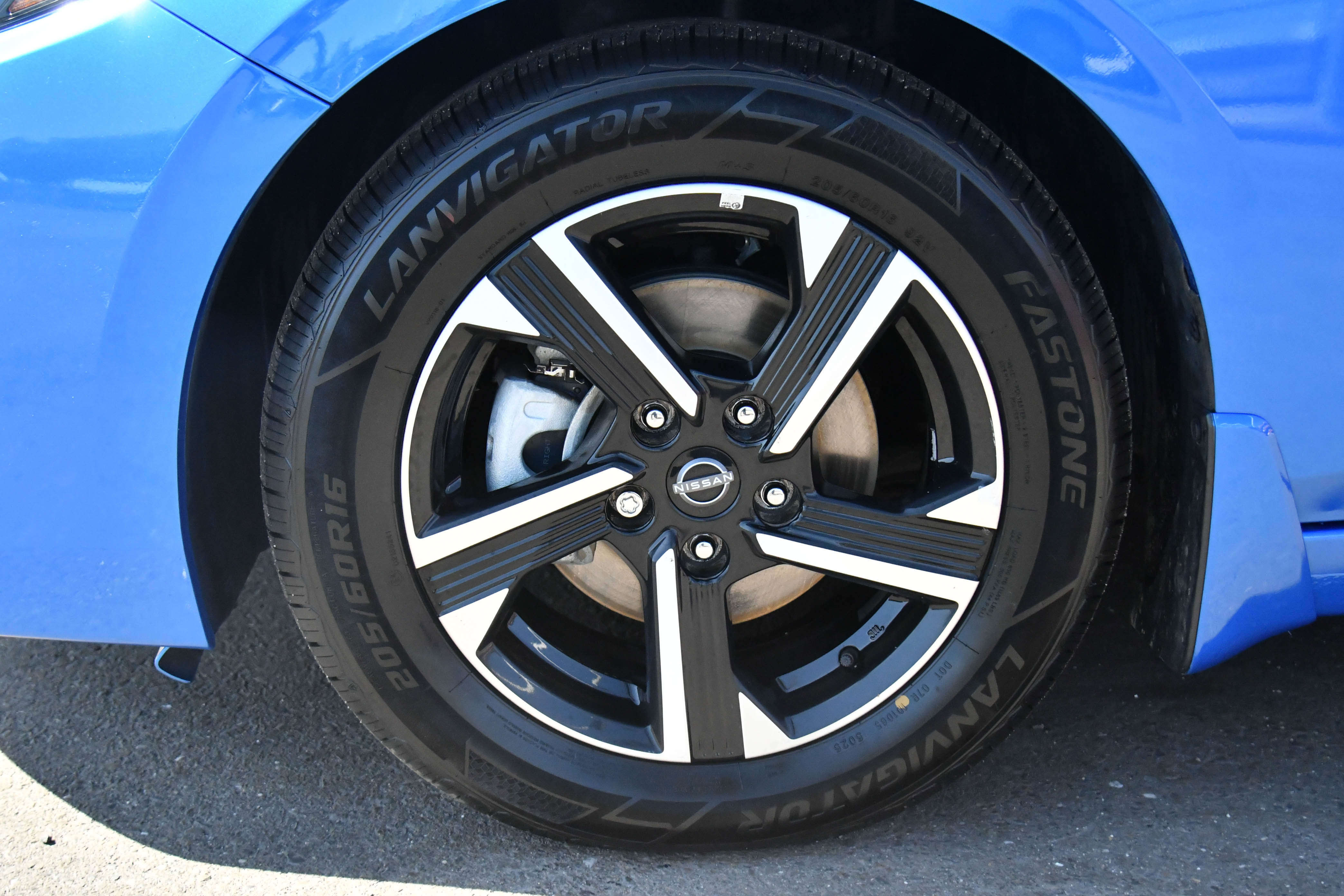 Used 2024 Nissan Sentra SV FWD image 12