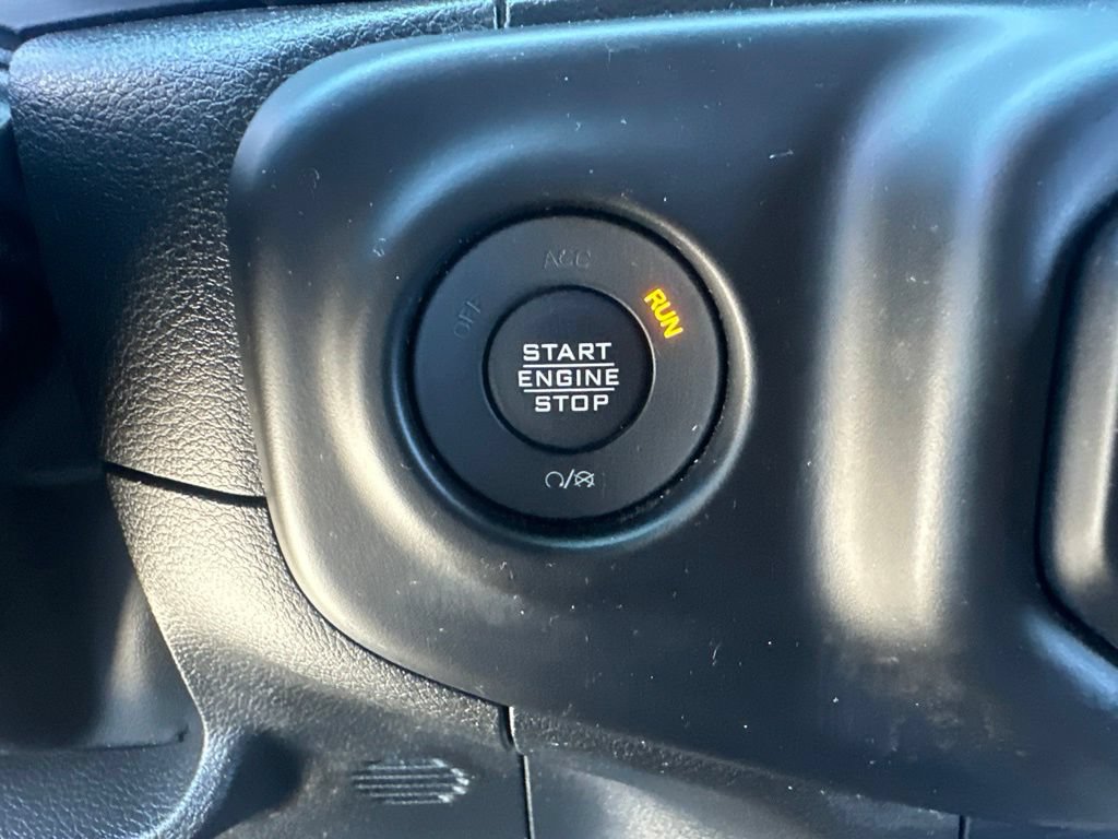 Used 2022 Jeep Wrangler Unlimited Sahara w/ Cold Weather Group AWD/4WD image 24