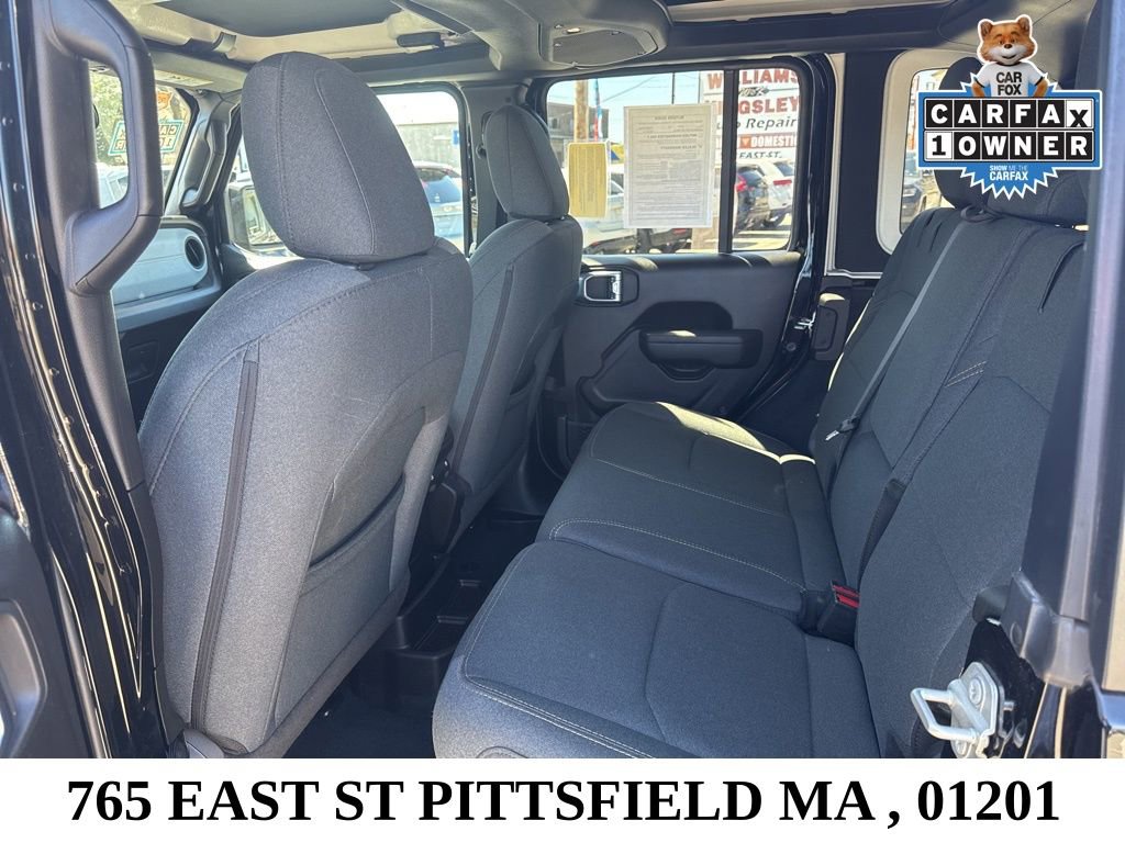 Used 2024 Jeep Wrangler Unlimited AWD/4WD image 14