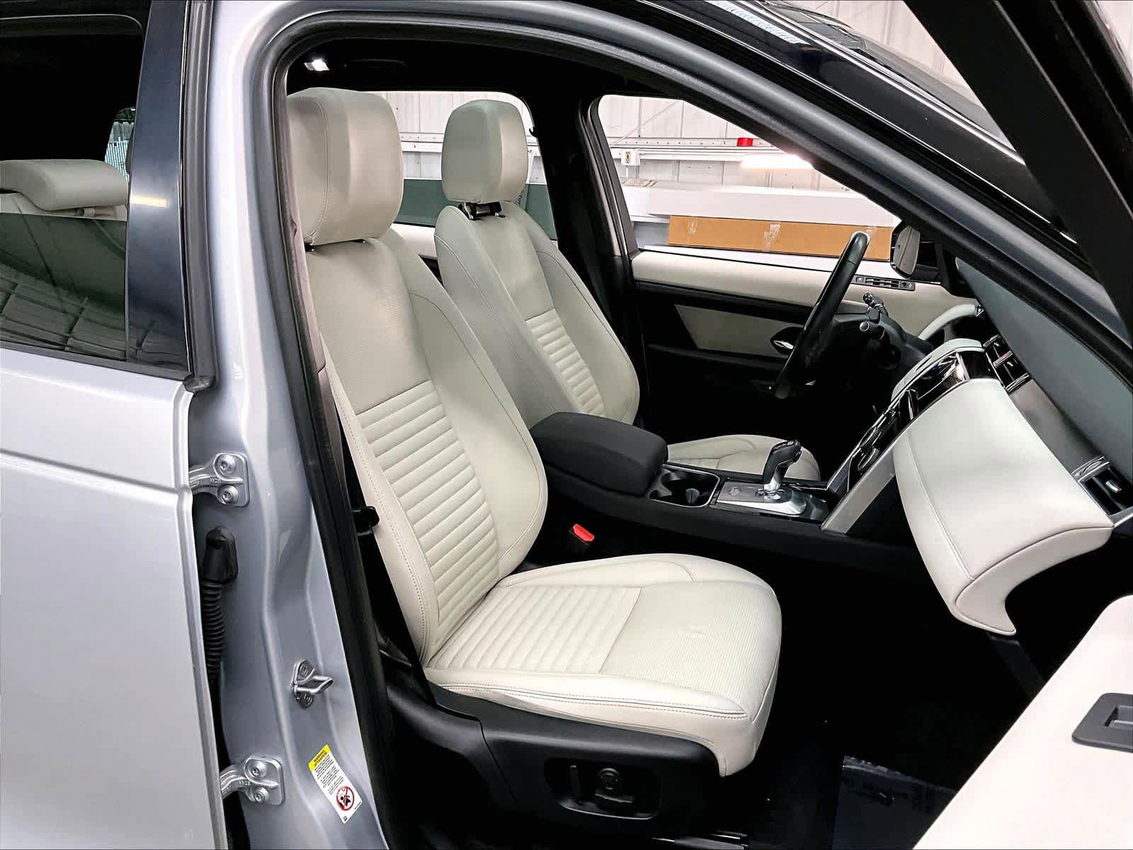 Used 2023 Land Rover Discovery Sport SE AWD/4WD image 10