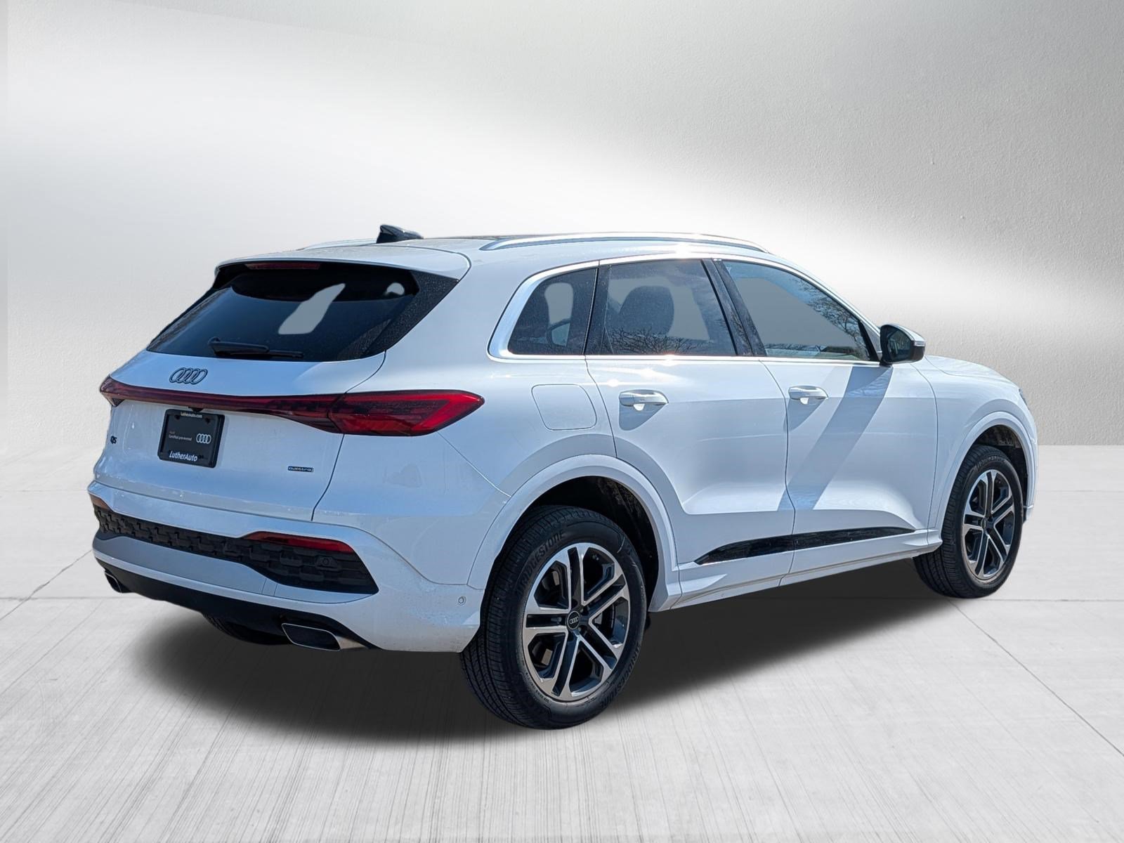 Certified 2025 Audi Q5 Premium w/ Convenience Package image 7