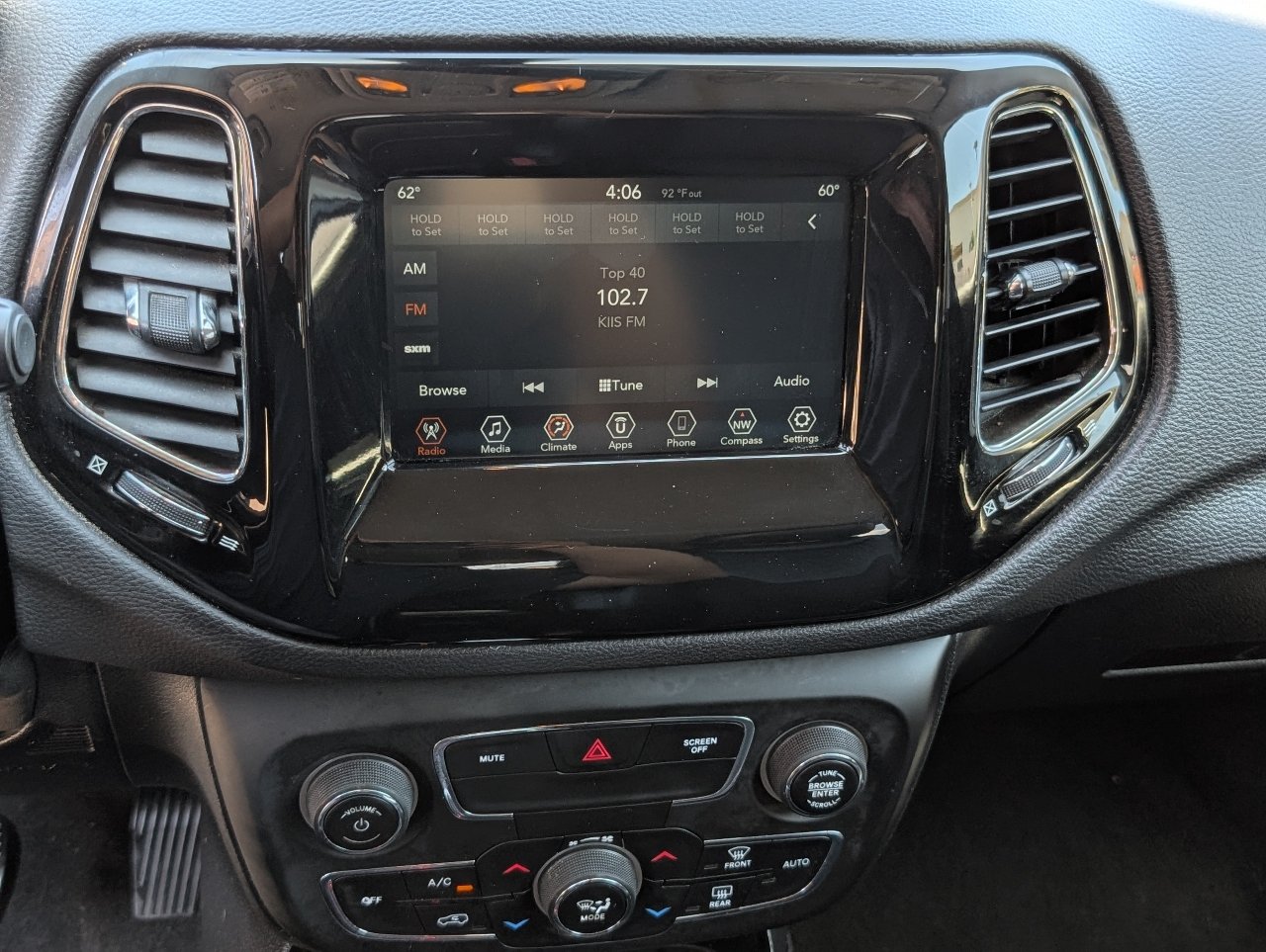 Used 2019 Jeep Compass Latitude FWD image 17