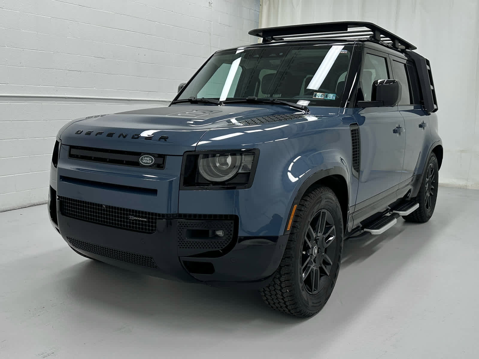 Used 2023 Land Rover Defender 110 X-Dynamic SE AWD/4WD image 4