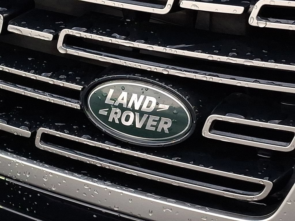 Used 2025 Land Rover Range Rover SE AWD/4WD image 29