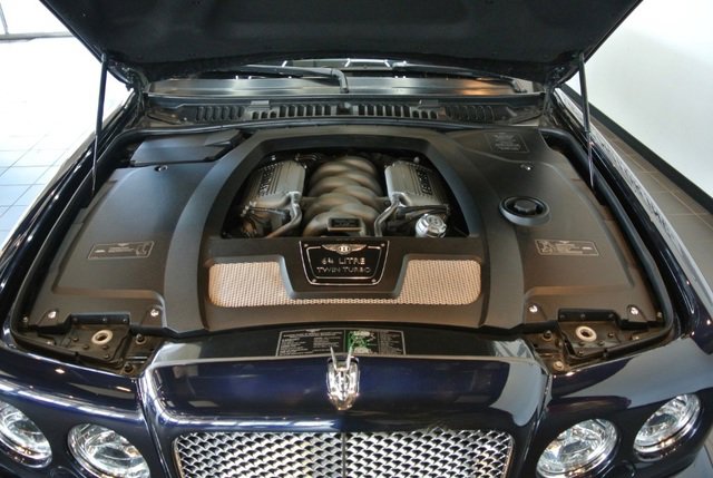 Used 2007 Bentley Azure image 9