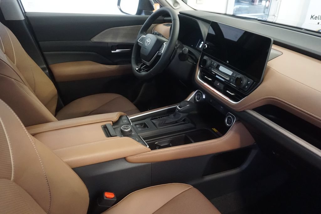 New 2026 Toyota Grand Highlander AWD image 30