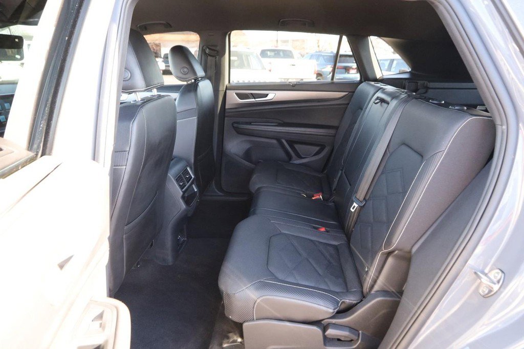 Used 2024 Volkswagen Atlas Cross Sport SE image 10
