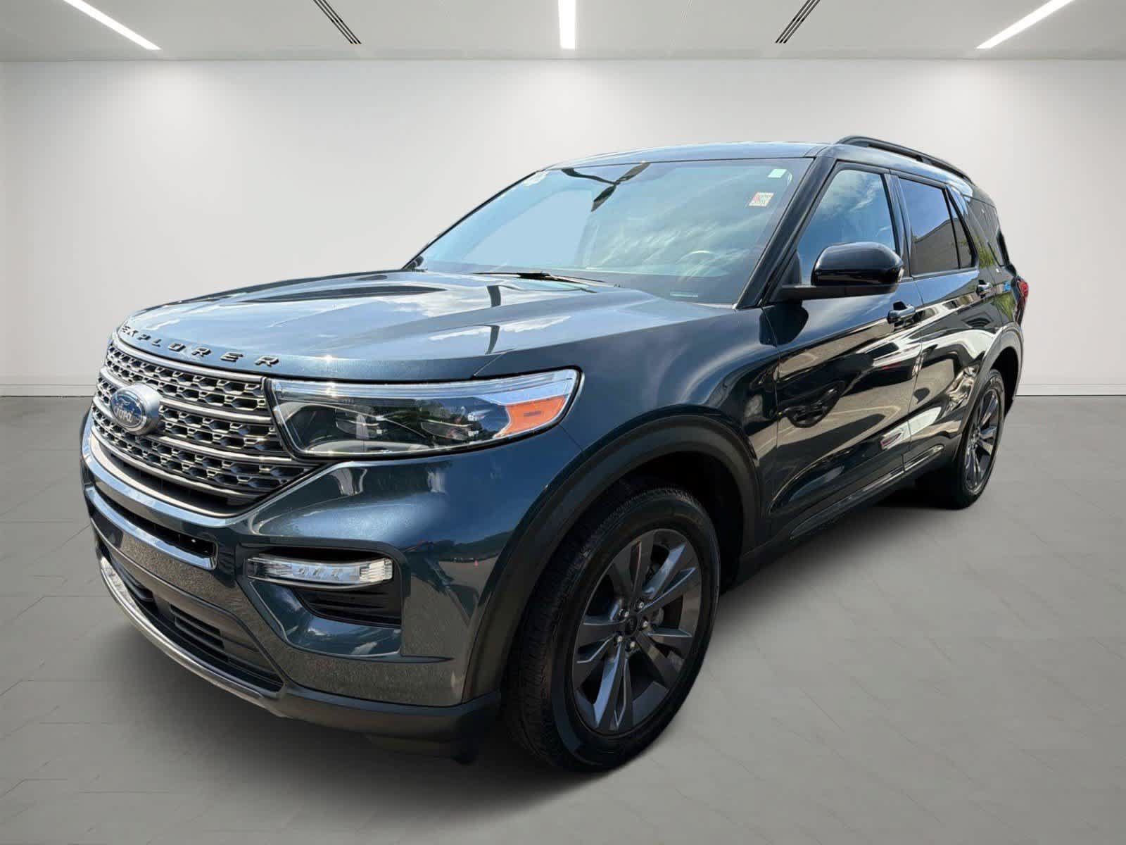 Used 2023 Ford Explorer XLT w/ Equipment Group 202A AWD/4WD image 1