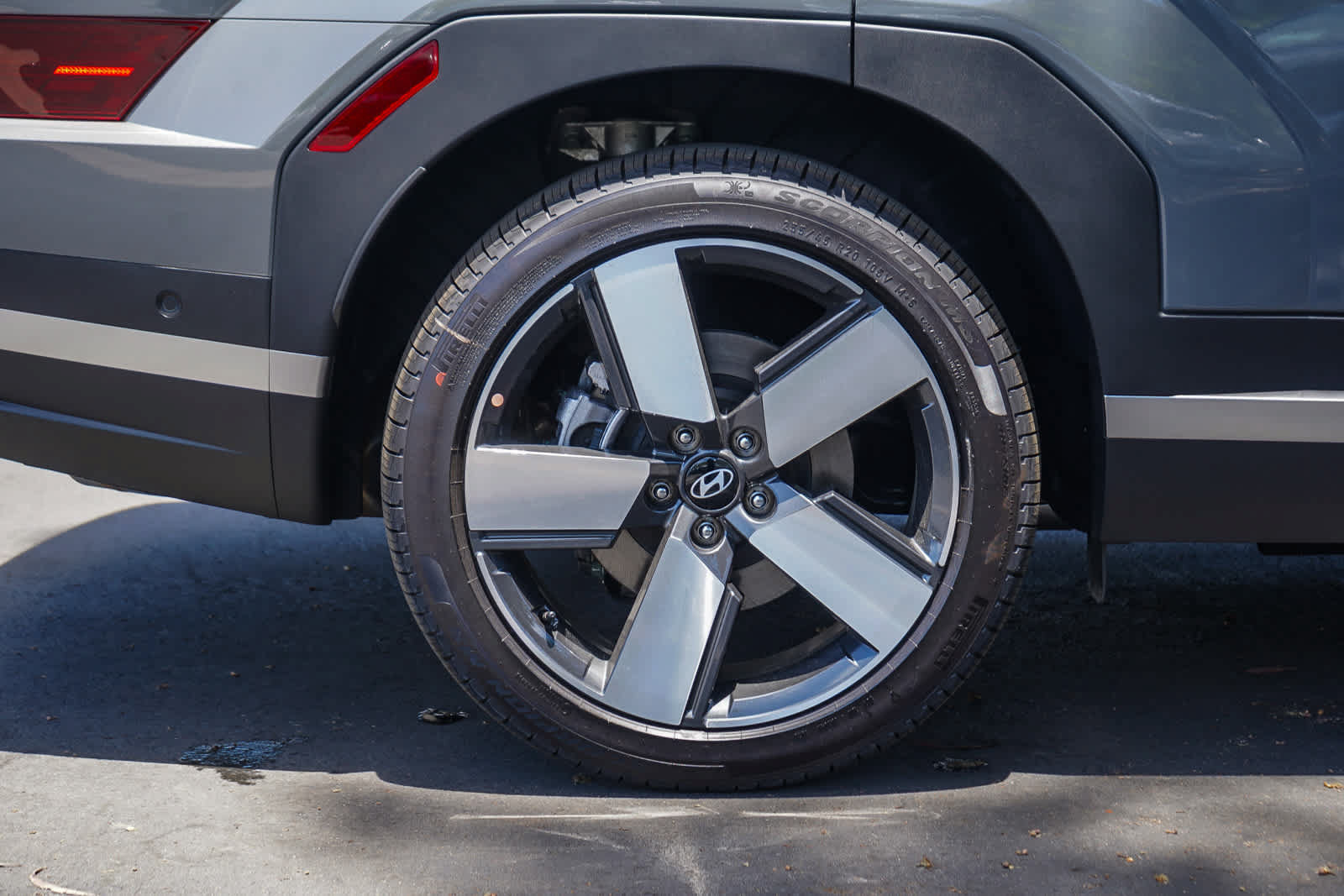 New 2026 Hyundai Santa Fe Limited FWD image 8