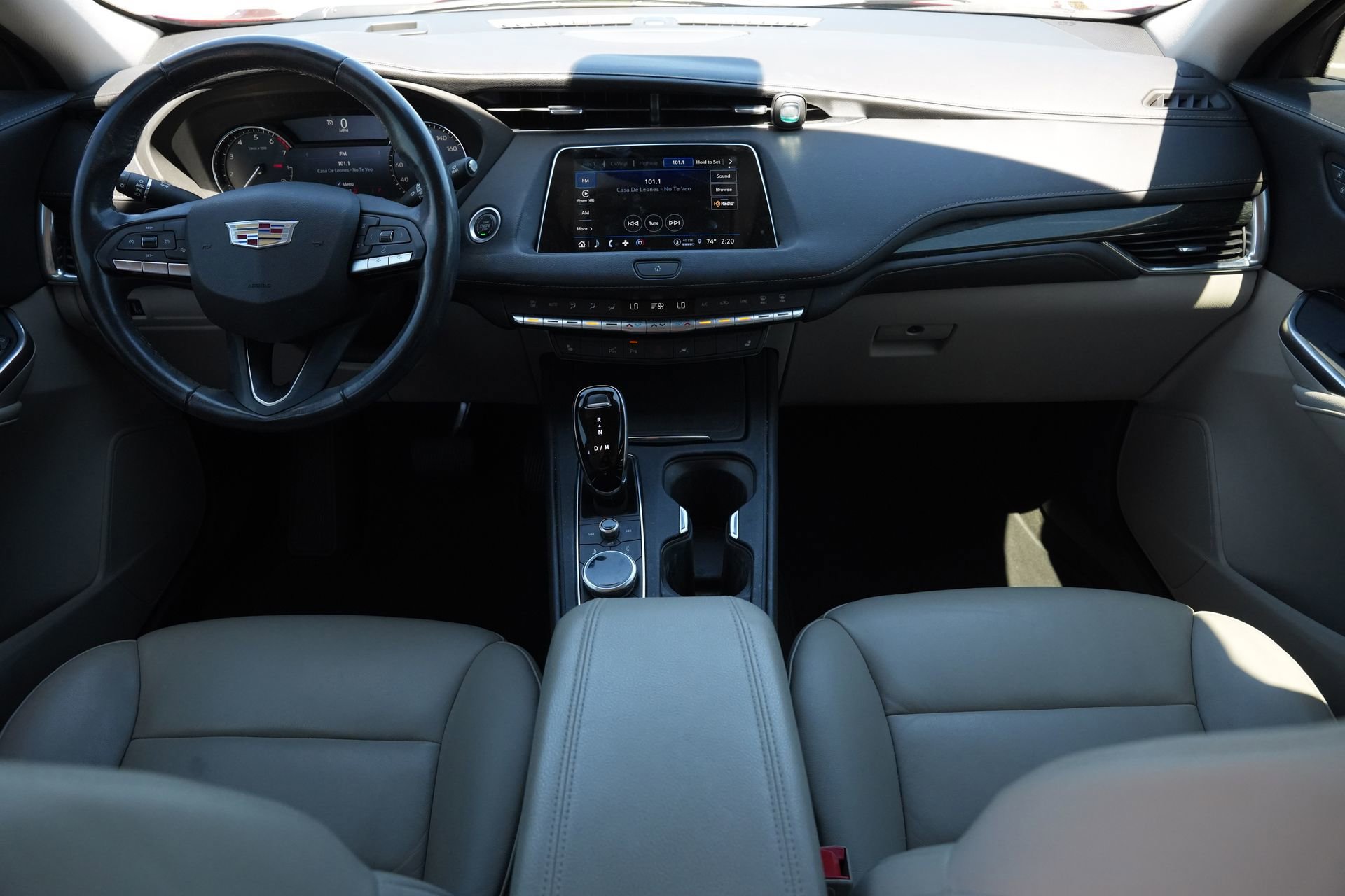 Used 2022 Cadillac XT4 Premium Luxury w/ Enhanced Visibility Package image 7