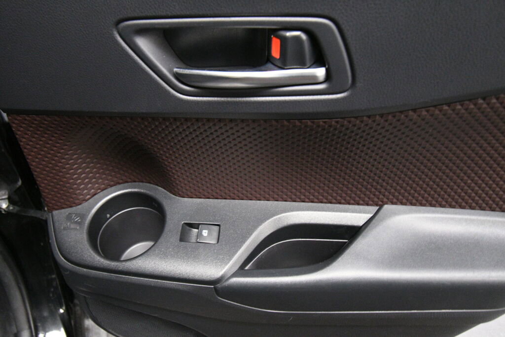 Used 2019 Toyota C-HR Limited image 24