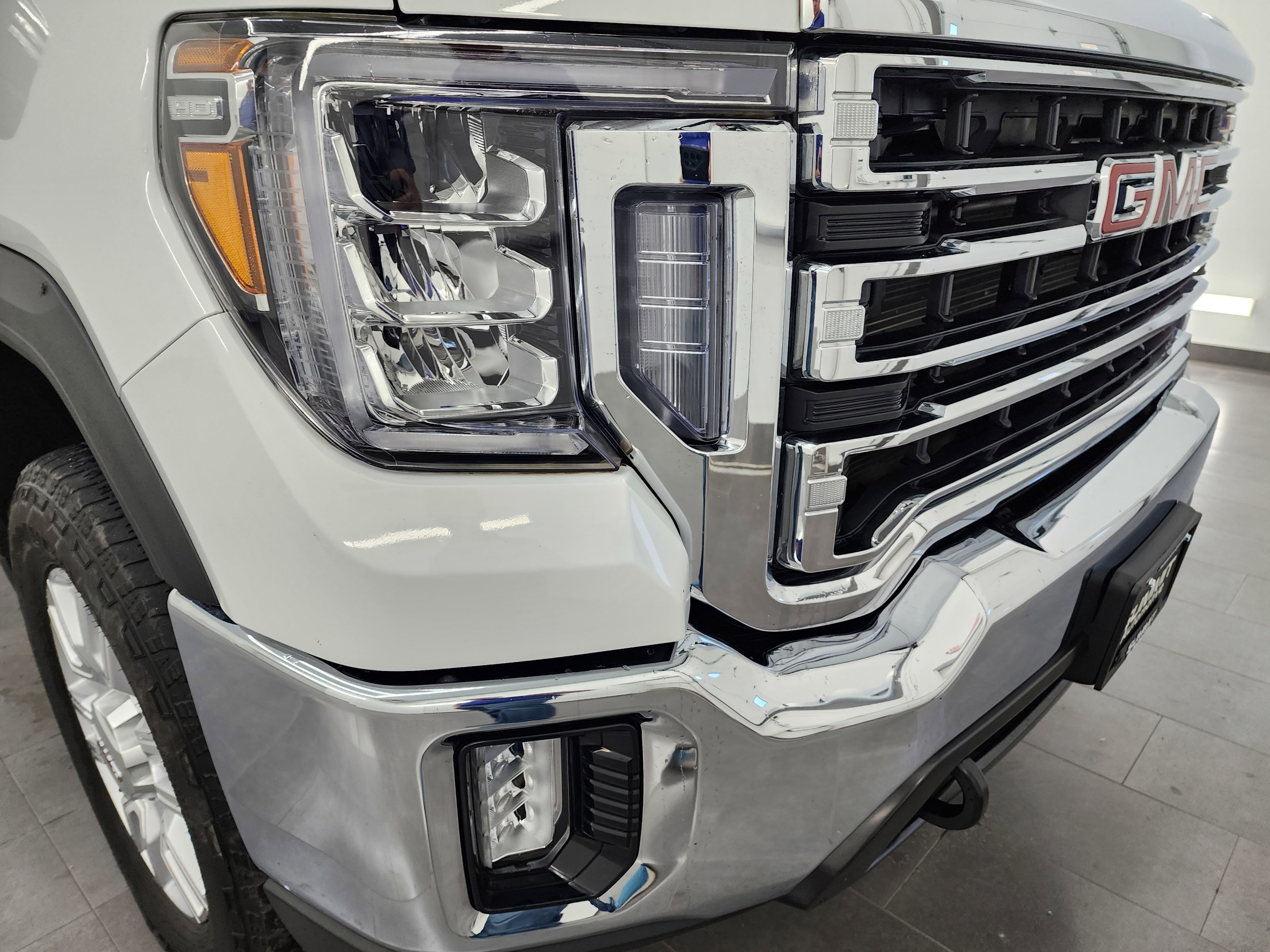 Used 2022 GMC Sierra 2500 SLT w/ SLT Convenience Package image 23