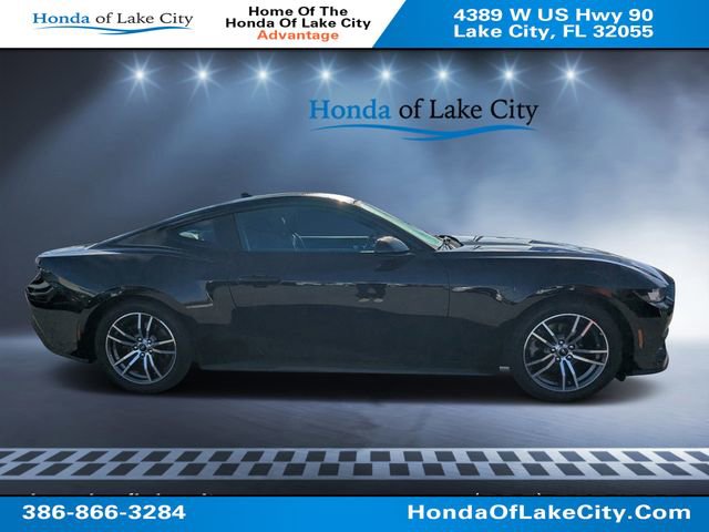 Used 2024 Ford Mustang Coupe image 1