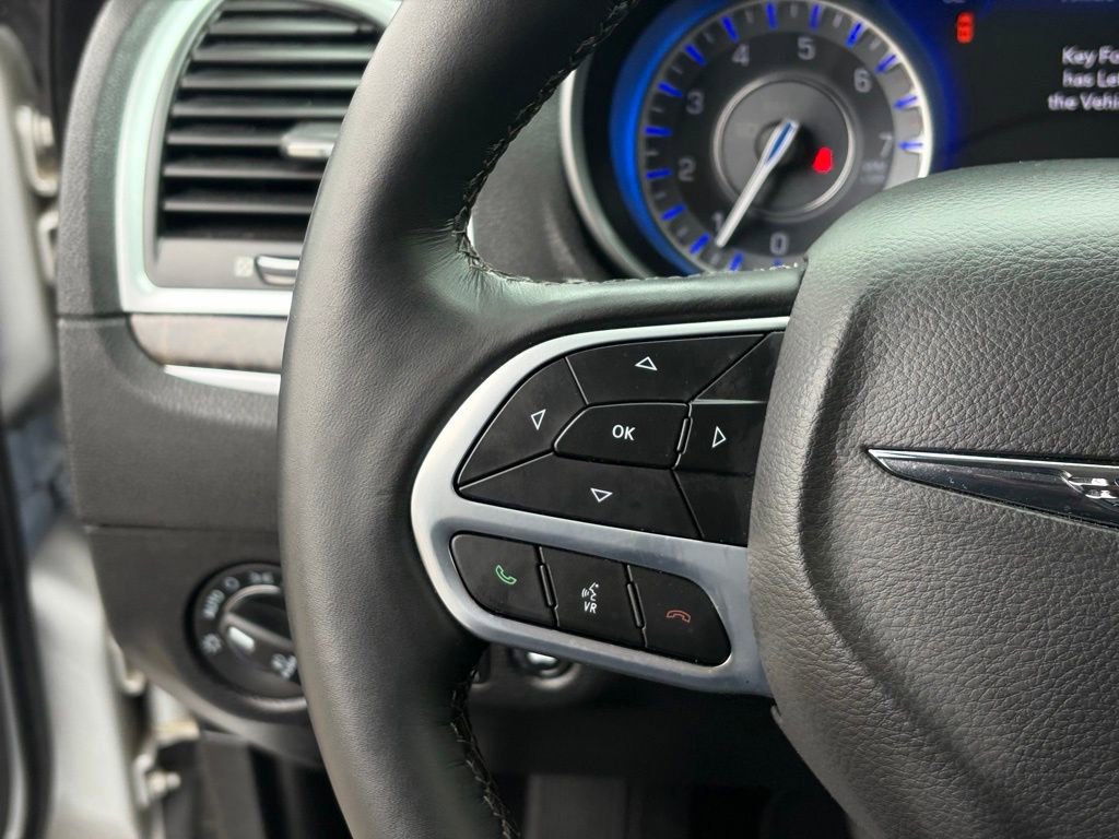 Used 2022 Chrysler 300 Touring L w/ Safetytec Plus Group image 17