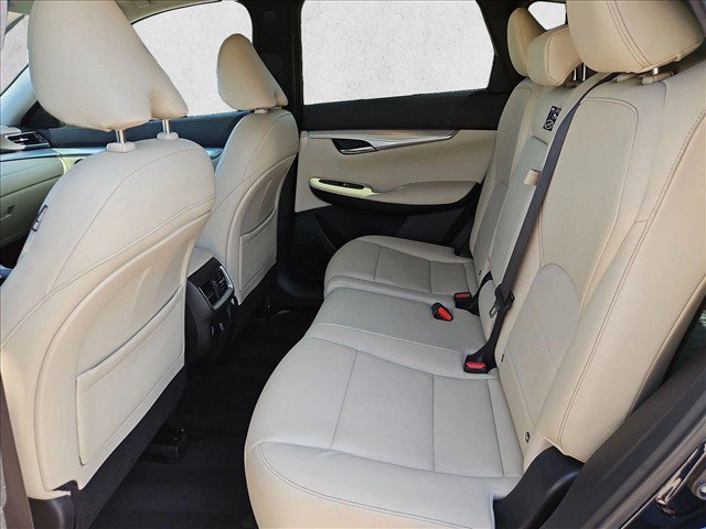 Used 2020 INFINITI QX50 Luxe w/ Navigation Package FWD image 14