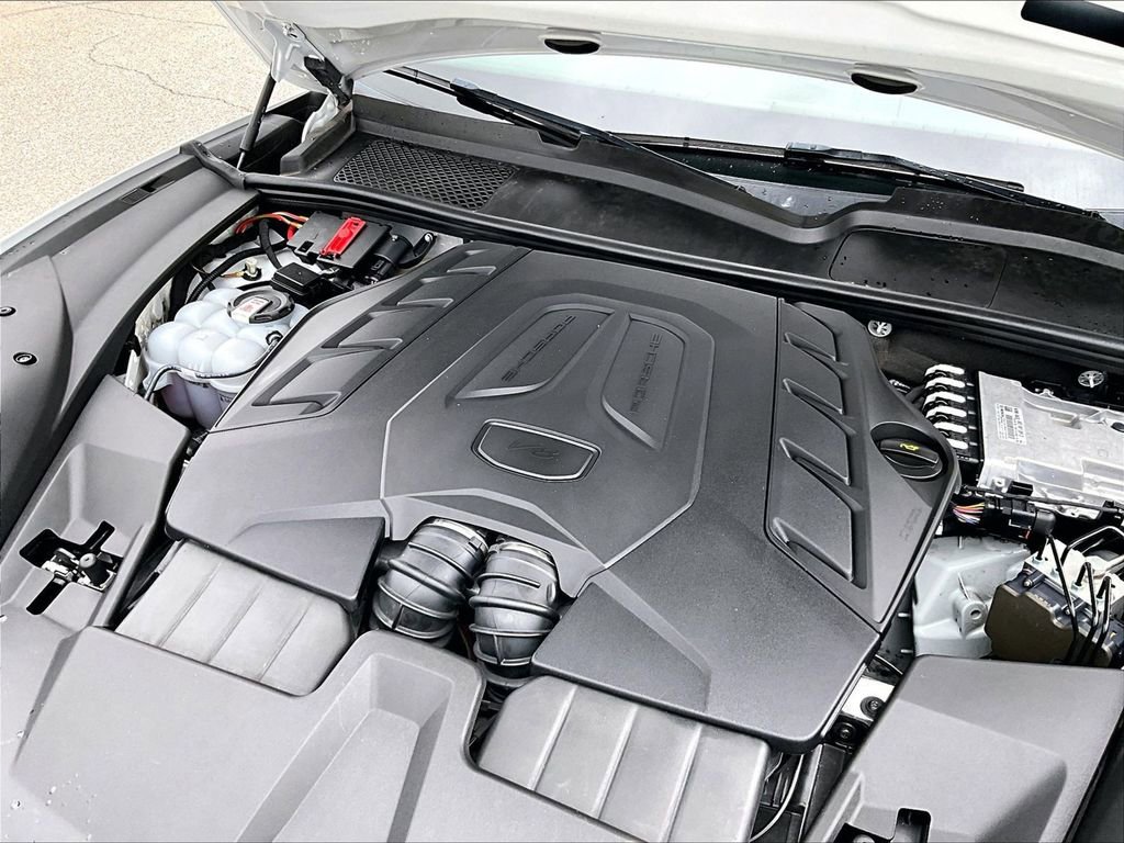 Certified 2024 Porsche Cayenne S AWD/4WD image 24