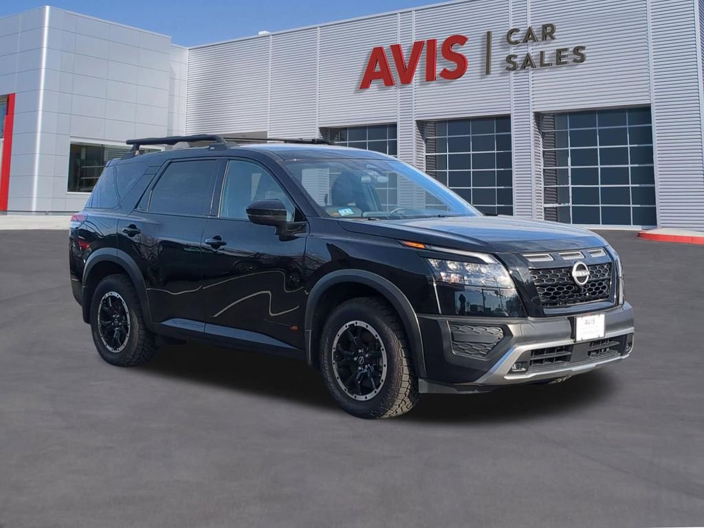Used 2025 Nissan Pathfinder Rock Creek image 3