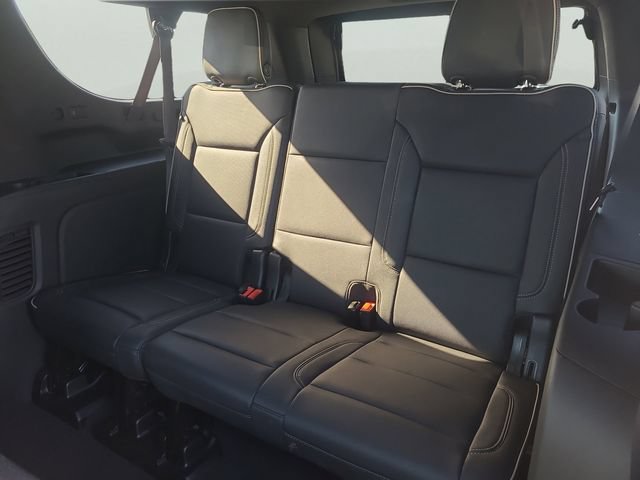 Used 2024 Chevrolet Suburban Premier RWD image 11