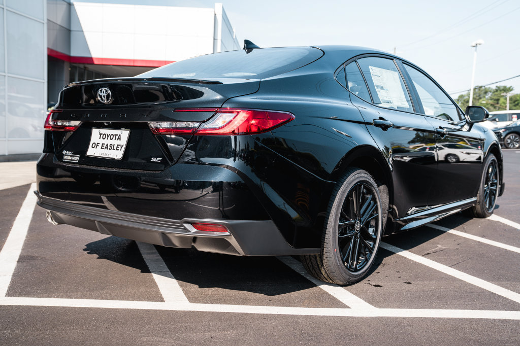 New 2026 Toyota Camry SE FWD image 7