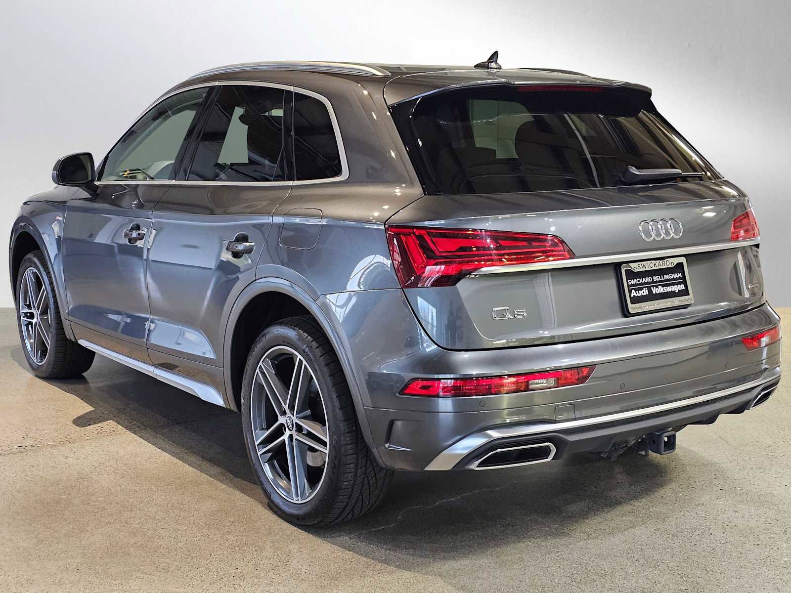 Used 2022 Audi Q5 e Premium Plus w/ Premium Plus Package image 5