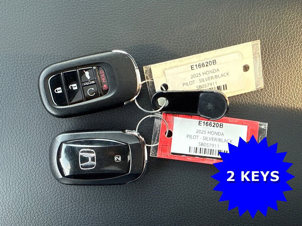 Certified 2025 Honda Pilot TrailSport image 4