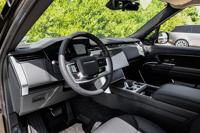 New 2027 Land Rover Range Rover Long Wheelbase SE AWD/4WD image 3