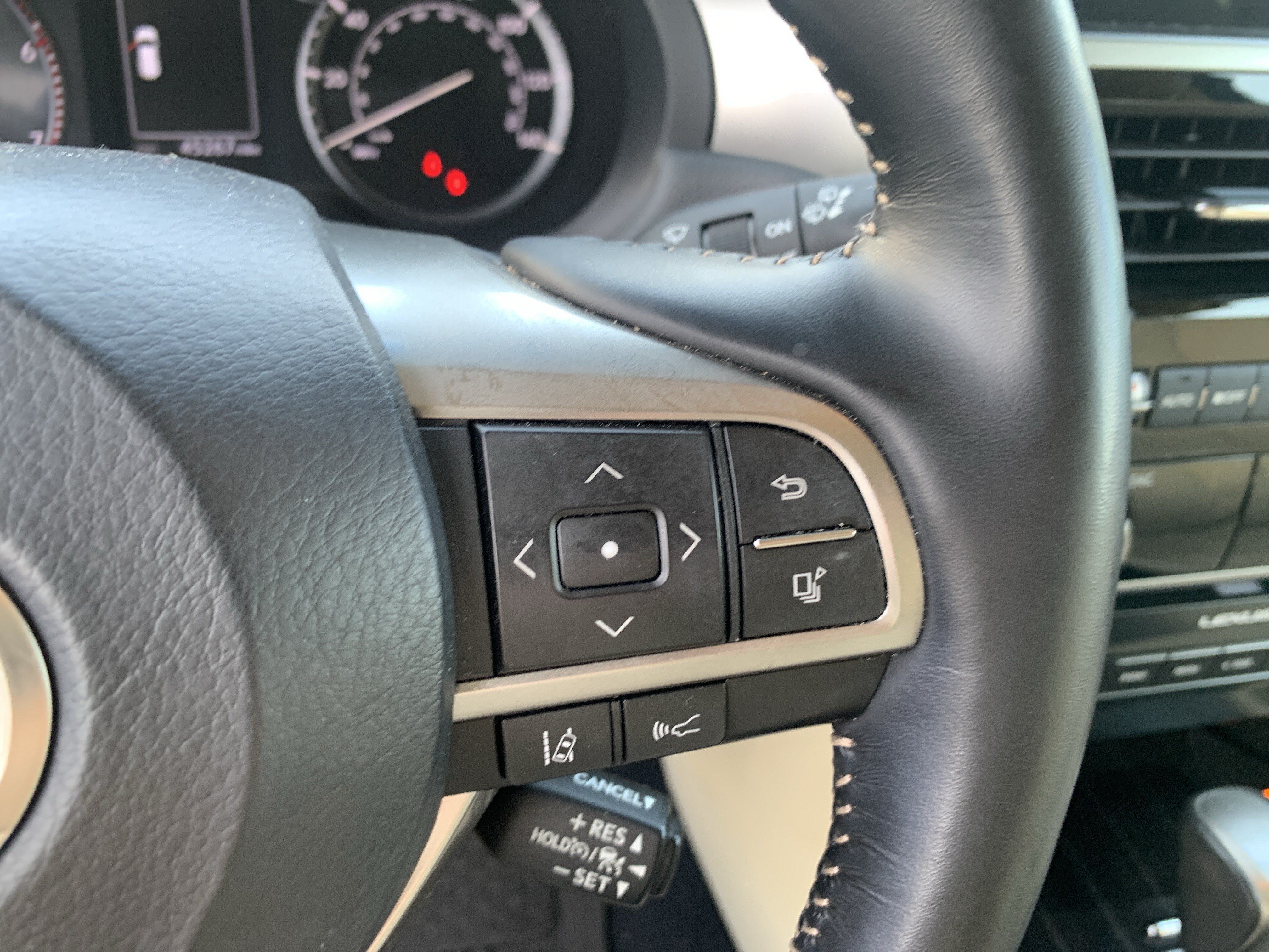 Certified 2023 Lexus GX 460 Premium w/ Premium Package AWD/4WD image 20