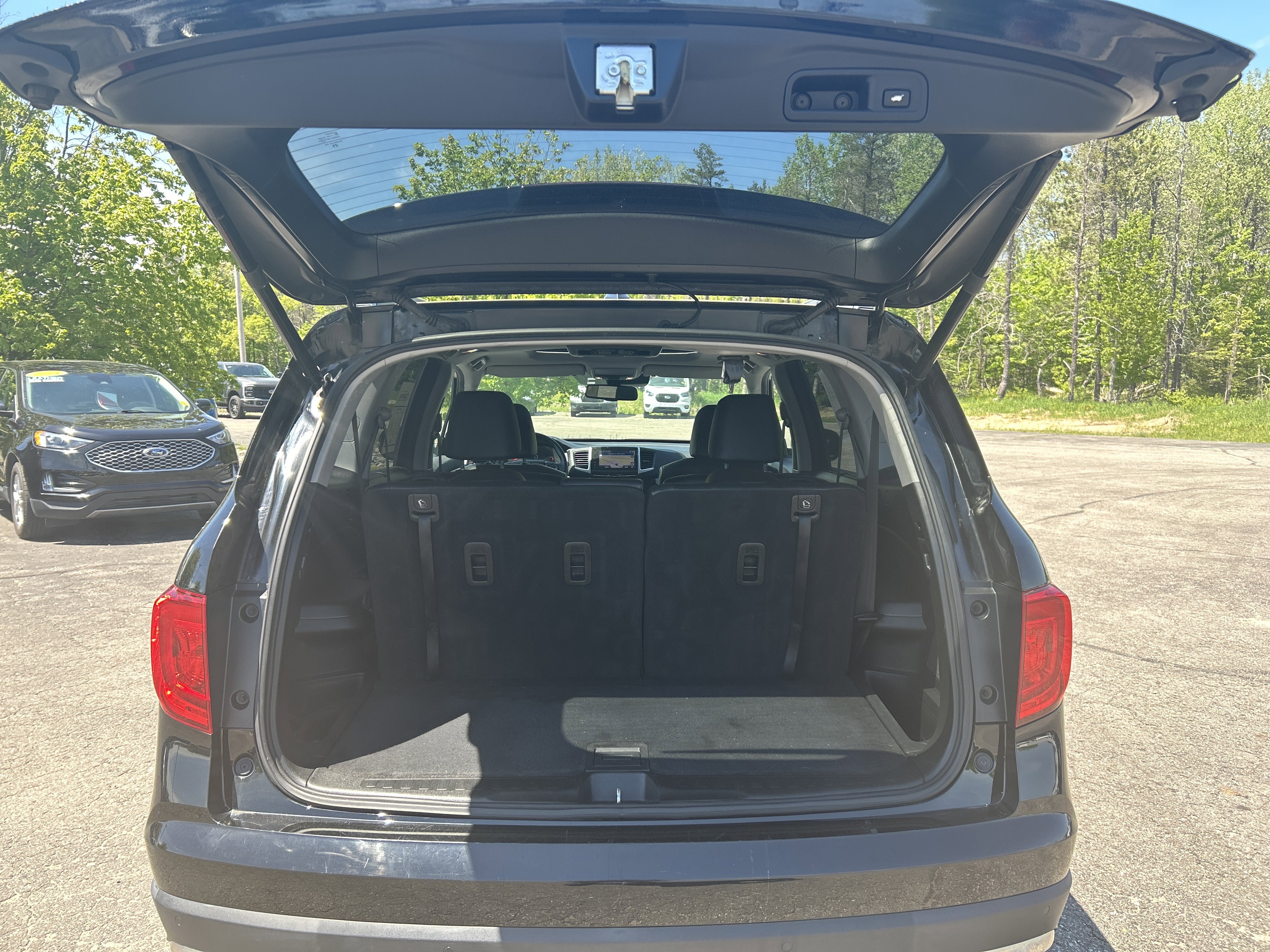 Used 2017 Honda Pilot Touring image 11