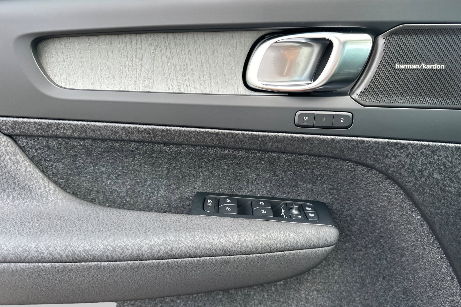 New 2026 Volvo XC40 B5 Ultra w/ Climate Package image 14