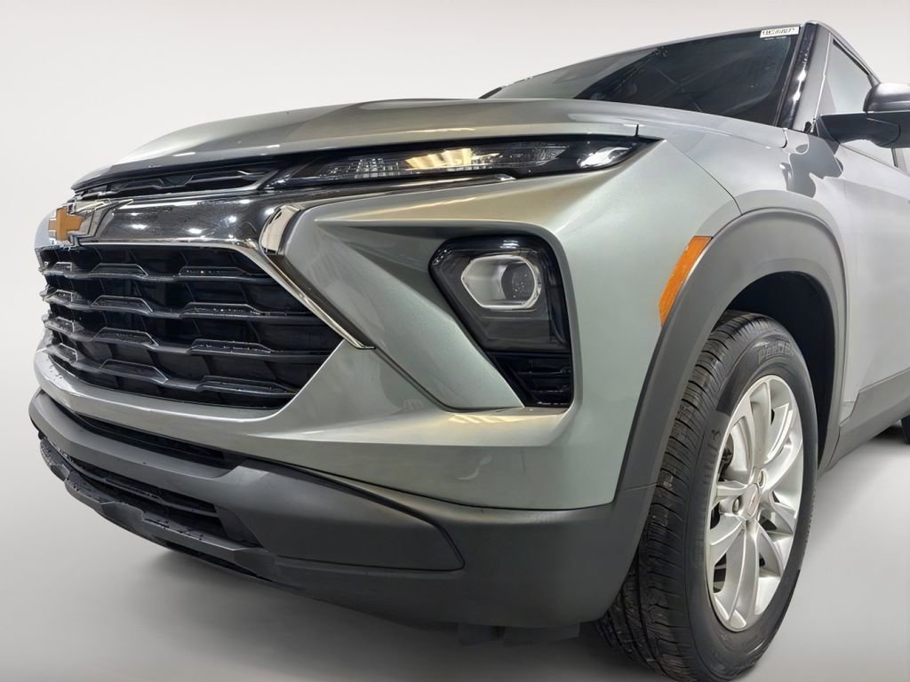 Used 2024 Chevrolet TrailBlazer LS w/ LS Convenience Package image 4